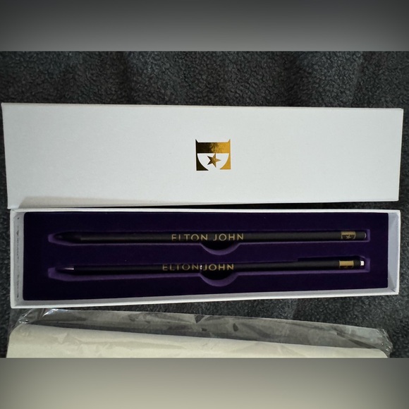 Elton John’s Farewell Tour Authentic Swag Bag Merch +Certificate of Authenticity - Picture 4 of 6